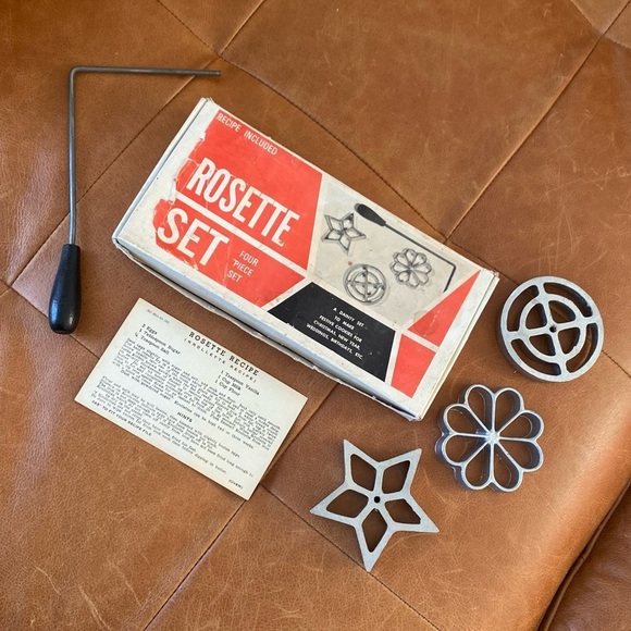 Vintage collectors item - festive Rosette cookie cutters - set of 3  + handle - Picture 3 of 3